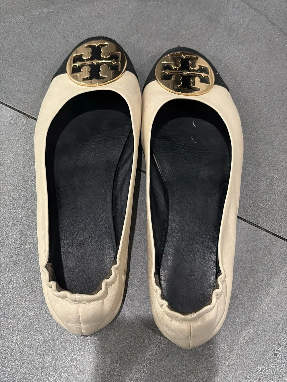 Tory Burch Two-Tone Cream and Black Leather Logo Ballet Flats